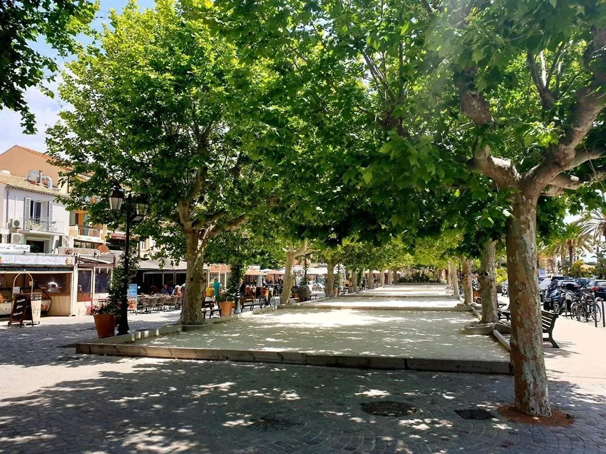 Appartement 2 Pieces, 4 Couchages, Climatise Avec Wi-Fi Et Garage - Le Lavandou - Fr-1-251-293 0*,