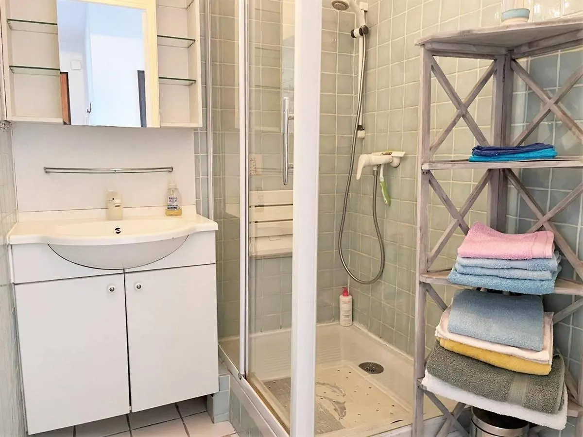 Appartement 2 Pieces, 4 Couchages, Climatise Avec Wi-Fi Et Garage - Le Lavandou - Fr-1-251-293 0*,